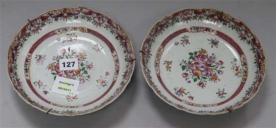 A pair of 18th Century Chinese porcelain famille rose dishes Dia. 20cm.